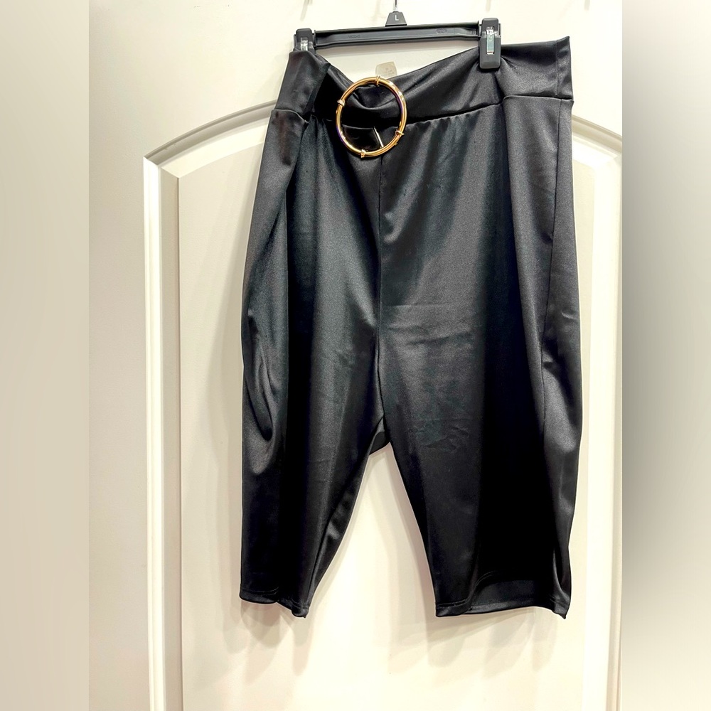 Black Leather type Capri with belt